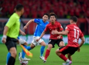 开云体育登录-国内足球赛场上一场备受争议的对决引起关注