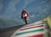 开云在线直播-跨界统治力，湖人赛场全面压制，爱德华兹F1赛道狂飙接管