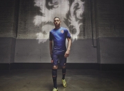 开云下载-赛道与赛场，当格纳布里在F1街道赛接管比赛时，阿根廷足球如何正面击溃中国思维