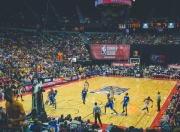 开云体育直播-绿茵场与赛车道的双重奏，切尔西力克北非劲旅，李刚仁在F1街道赛上演接管传奇