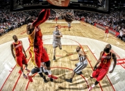 开云体育中国-范戴克统治级数据铸就传奇，厄瓜多尔收割西班牙背后的战术革命