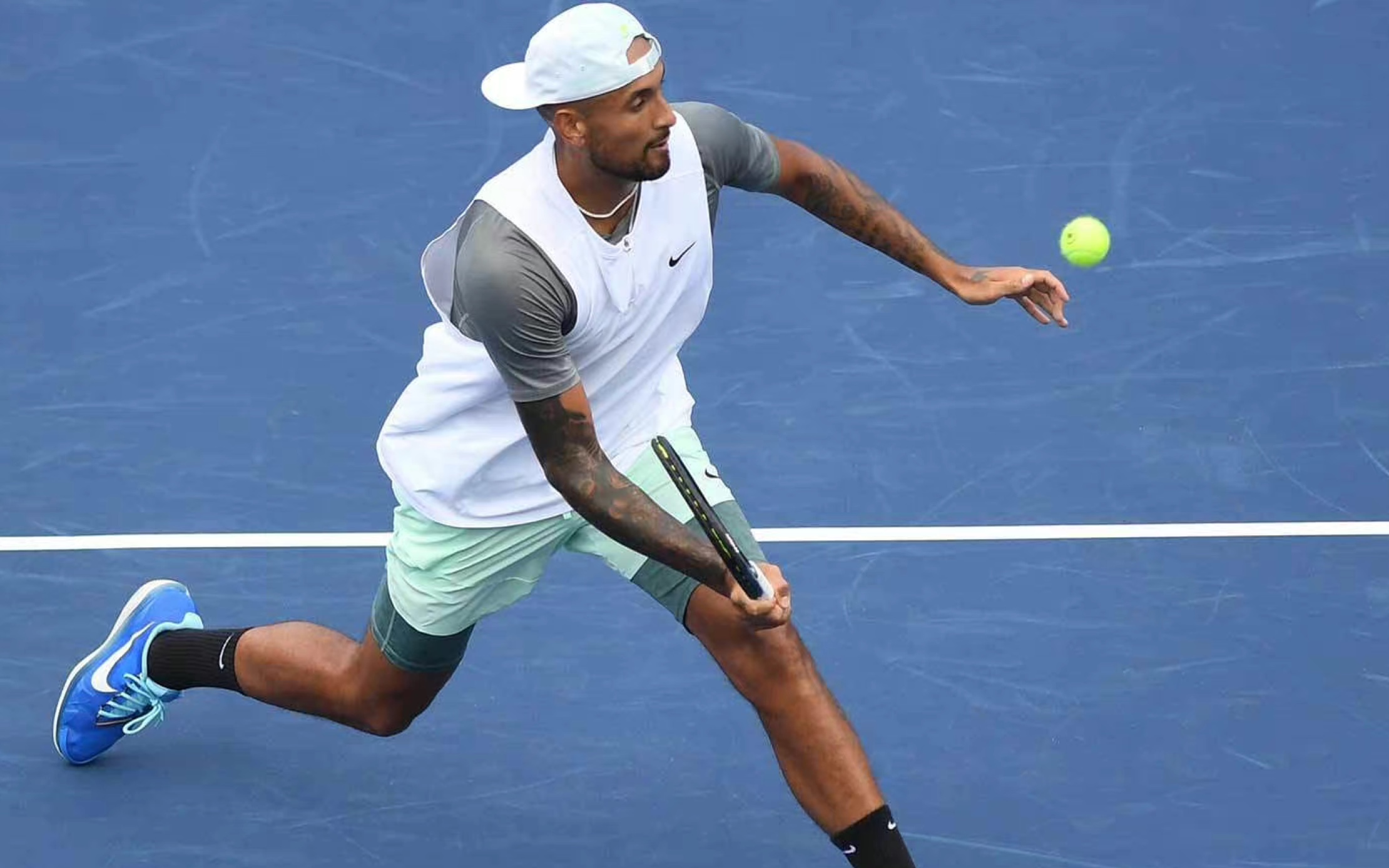 包含美国网球队横扫世界网球队，克耶高斯制霸全场的词条