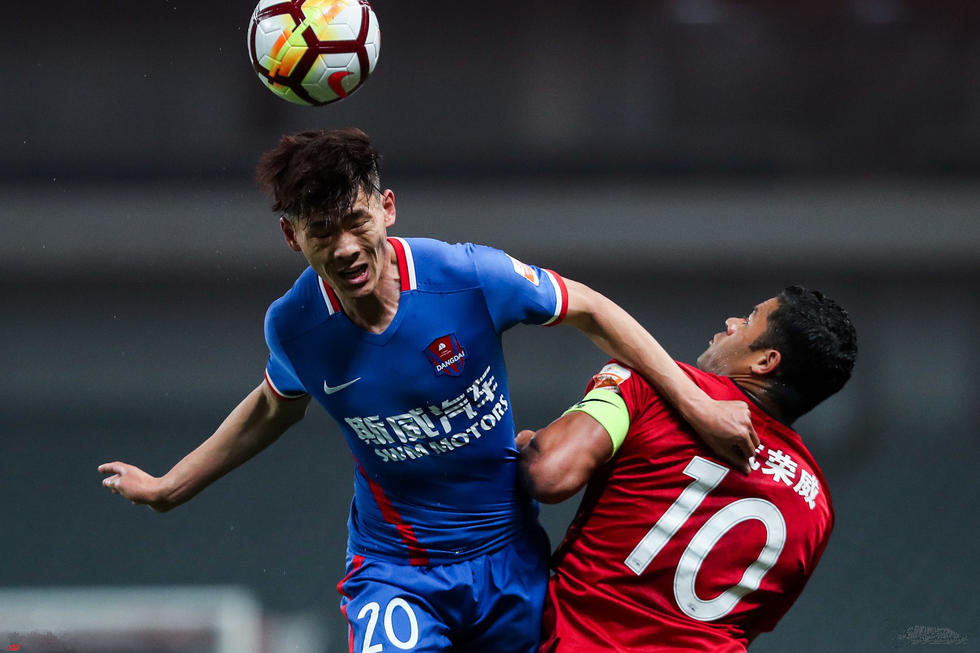 上港客场大胜泰达，积分榜领跑