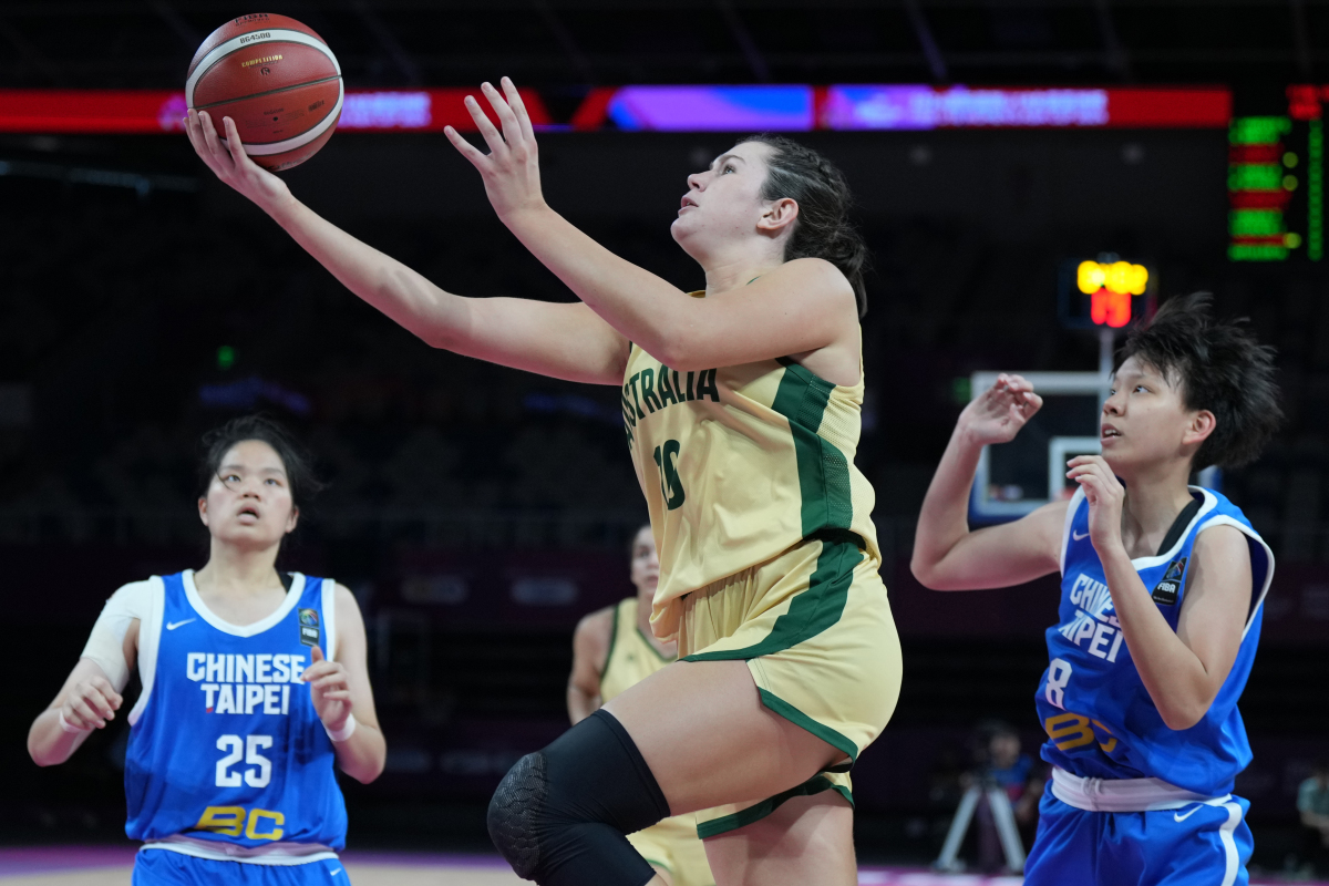 欧洲女子篮球明星挑战最强后卫