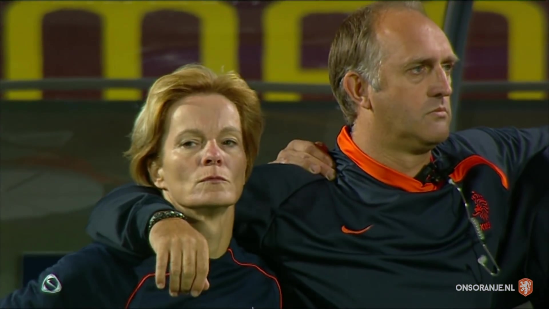 荷兰女足破釜沉舟，终获胜利