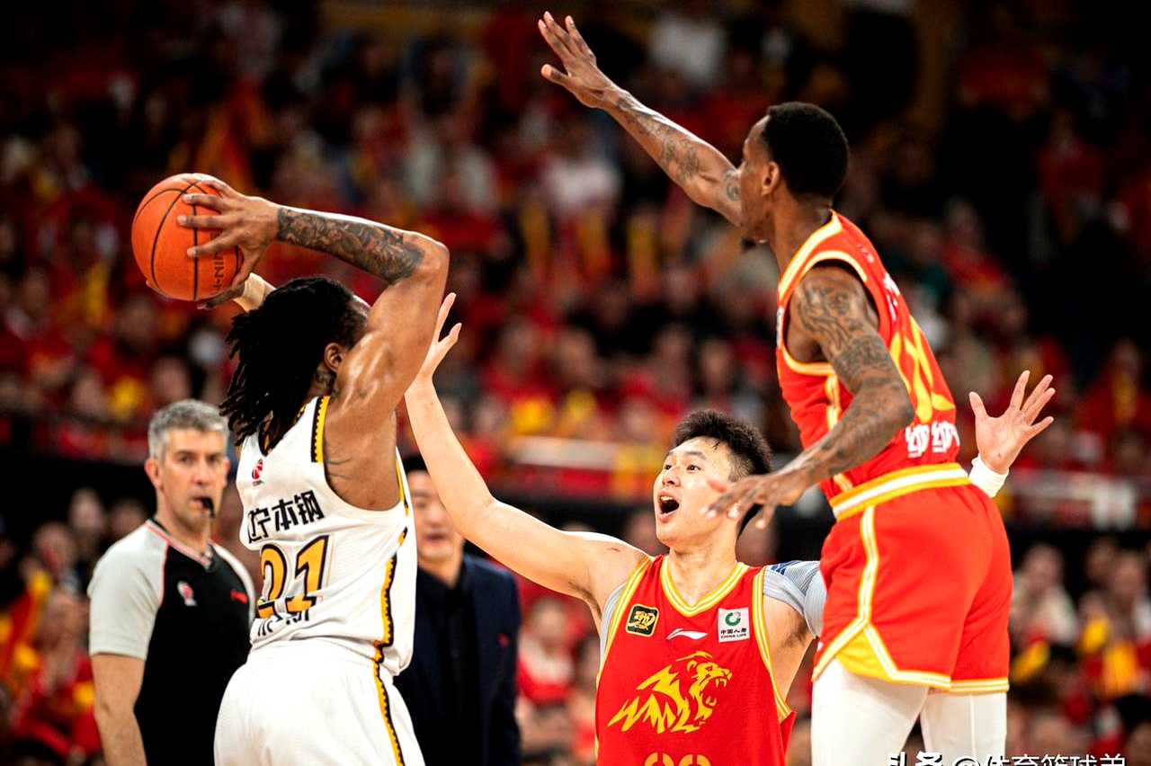 火箭碾压浙江队,詹姆斯点燃赛场 火箭碾压浙江队,詹姆斯点燃赛场