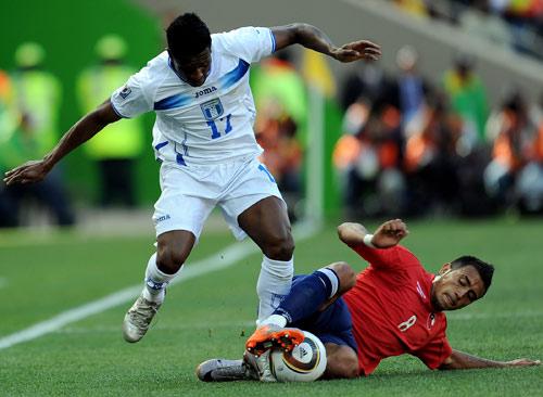 北美洲球员个性十足，加拿大洪都拉斯角逐眼红球门的简单介绍