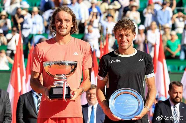 包含日本网球队横扫德国网球队，西西帕斯统治全场的词条