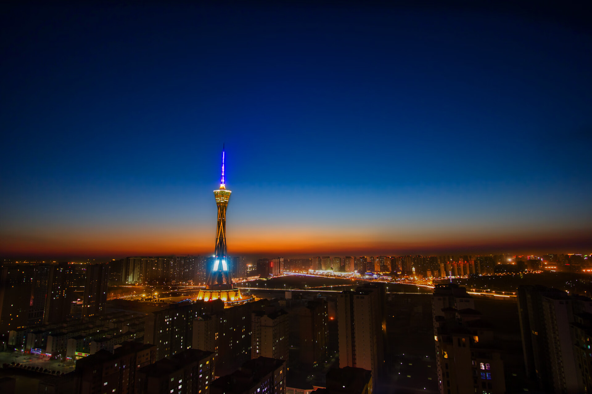 灰熊铁蹄踏碎深圳防线,塔图姆全能表演诠释现代篮球美学