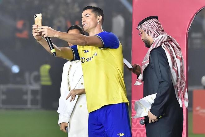 超级巨星现身赛场，球队壮志凌云